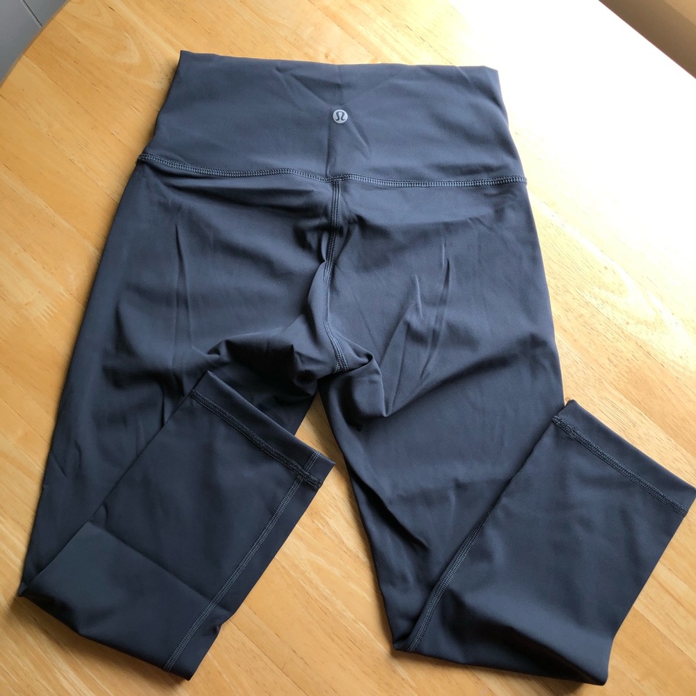 🍋 Lululemon Wunder Under HR crop 21” size 6